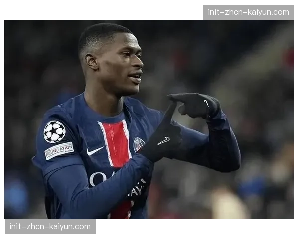 法兰克福迎回进攻核心，马尔穆什复出将增强前场肋部的拿球能力